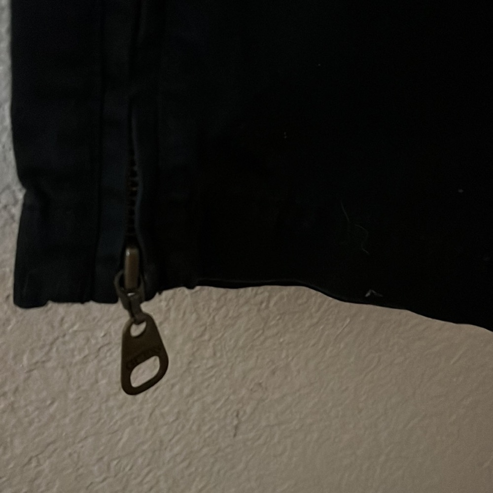 Guess Capris - Picture 4 of 4
